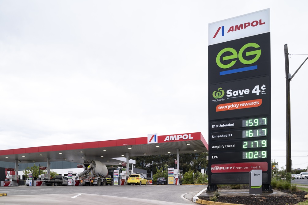 AMPOL ENTERS AGREEMENT TO ACQUIRE EG AUSTRALIA